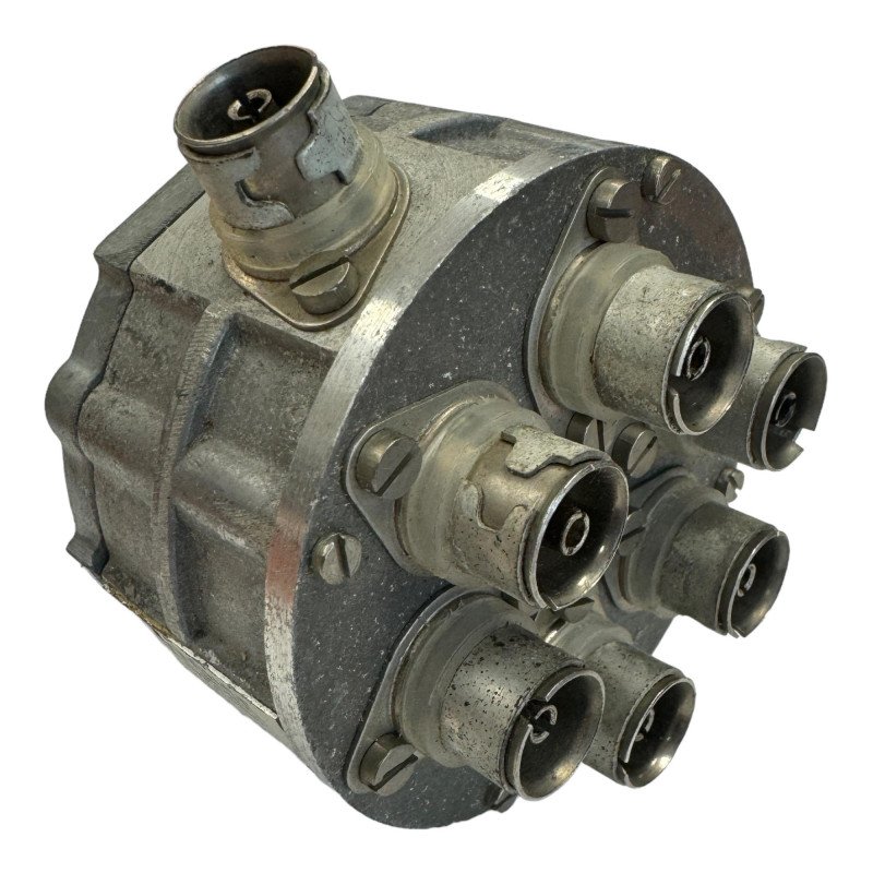 CS11 Advance Electronics Coaxial Switch Manual SP6T PAL TV Connector